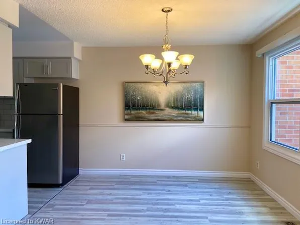 407 Keats Way #2, Waterloo, ON N2L 5S7