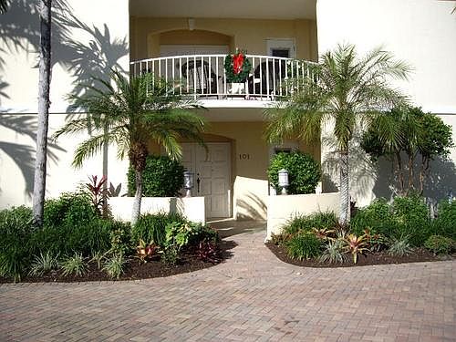 1st image of 400 Park Shore Dr APT 101