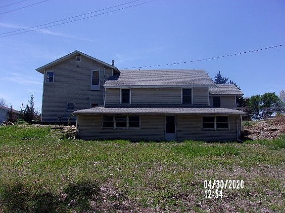 2nd image of 904 Lakeside Dr
