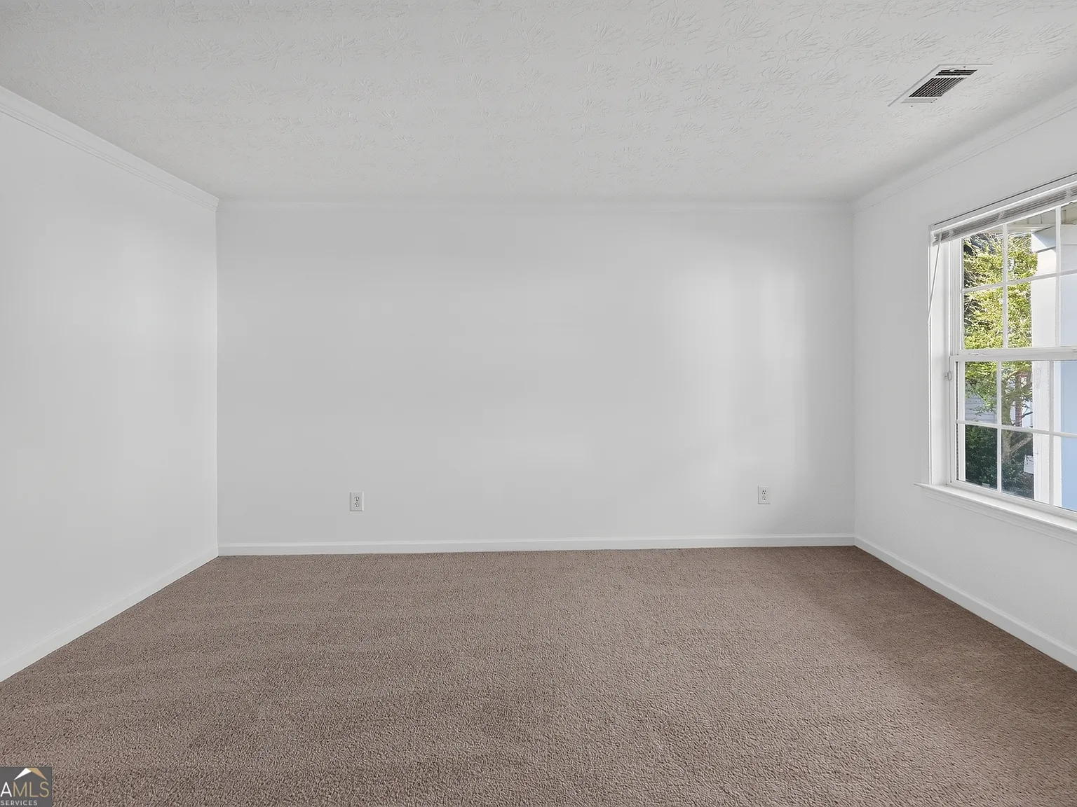 4 bed, 2.5 bath, 2806 sqft, $2,690 — Photo 4