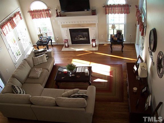 4th image of 82 Brookwood Dr