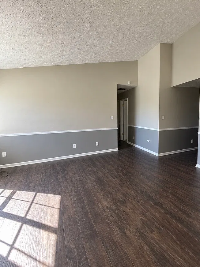 3 bed, 1175 sqft, $1,900 — Photo 2