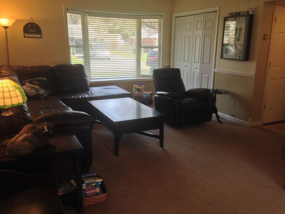 2nd image of 206 Carper Ln