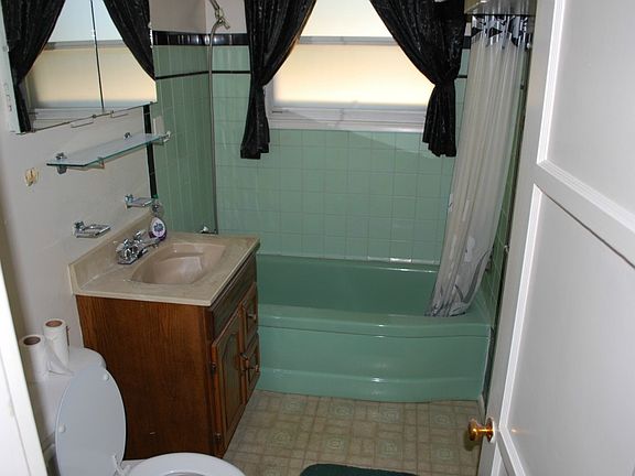 5th image of 8106 Steilacoom Blvd SW