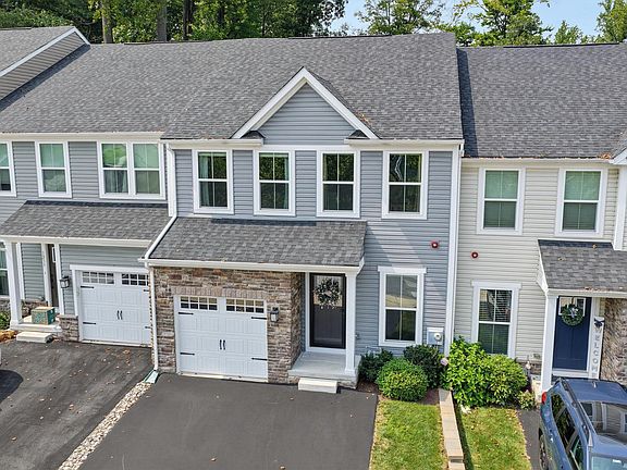 2nd image of 1237 Benjamin Dr