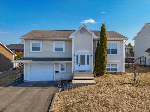 11 Knowlton Cres, Oromocto, NB E2V 4T1