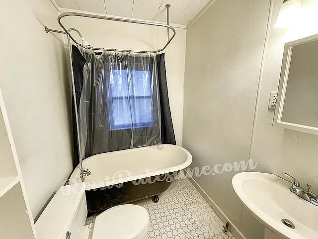 807 S Micheaux St — Photo 12
