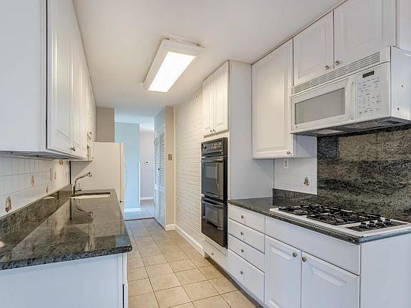 4th image of 4505 Picot Rd