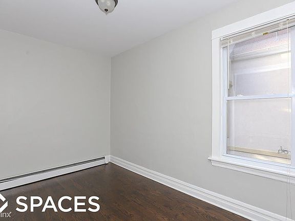 4542 N. Drake #2nd Fl. (6)