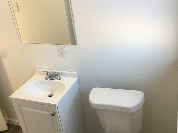 5th image of 1001 W Rose St