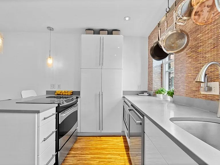 112 Prince St #4 — Photo 17