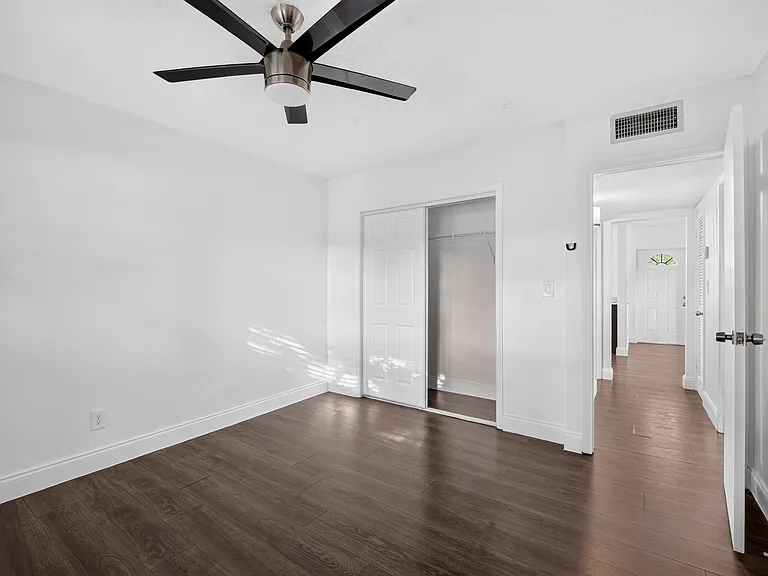 732 SE 15th St #1 — Photo 21