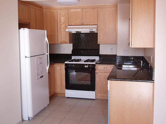 3rd image of 33 S Wilson Ave APT 306