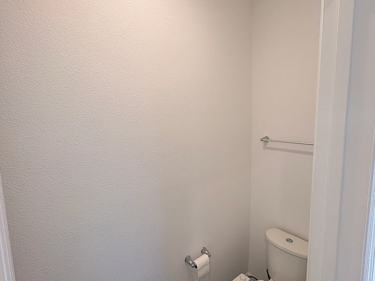 3 bed, 1963 sqft, $2,445 — Photo 3