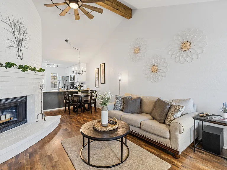 2918 Timothy Ln — Photo 6