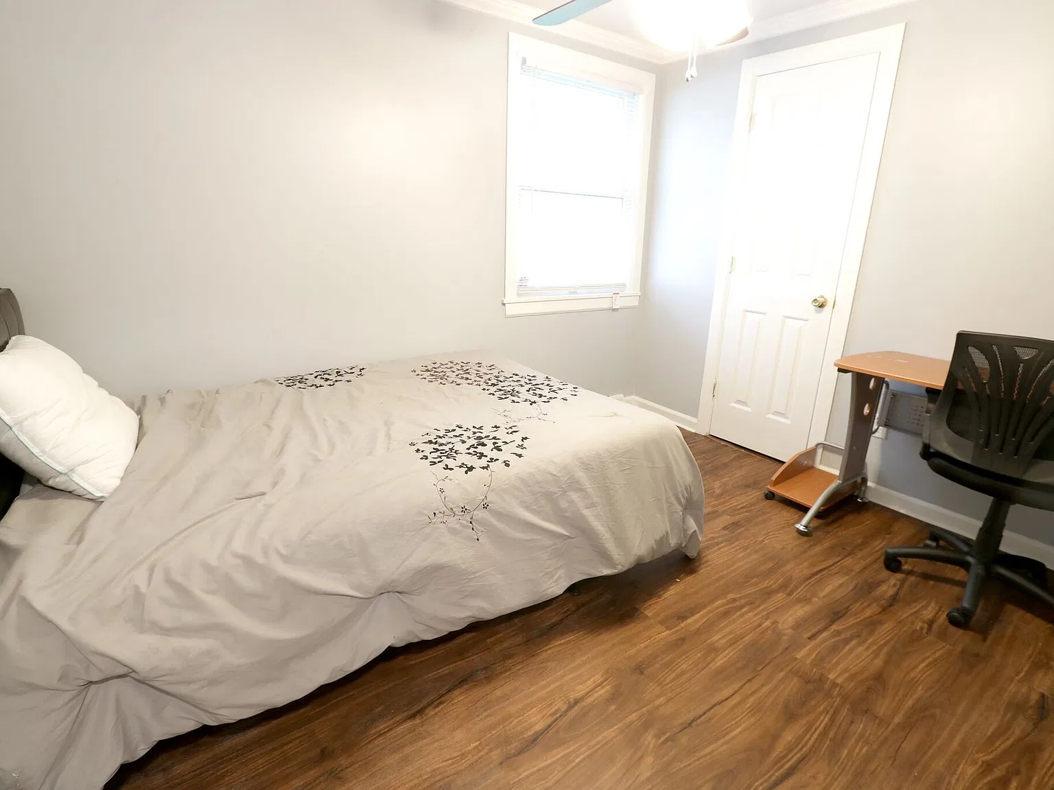 203.5 Cherry St — Photo 3