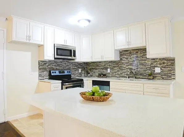 8332 Regents Rd, San Diego, CA