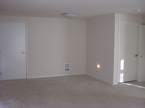 3rd image of 15107 NE 81st Way Unit 103