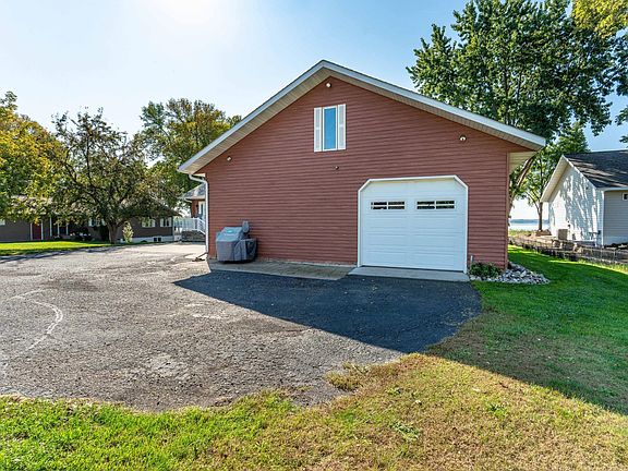 5th image of 24864 Tri Lakes Dr