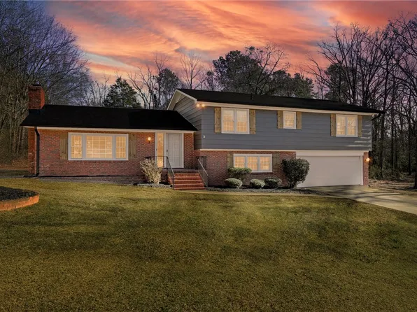 109 King Arthur Dr, Anderson, SC 29621
