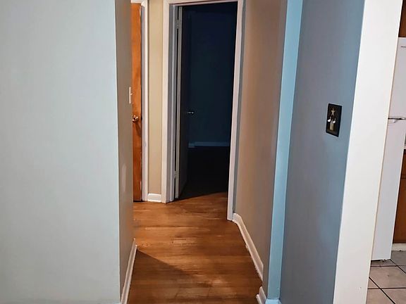 3rd image of 817 Prescott Ave APT 2B