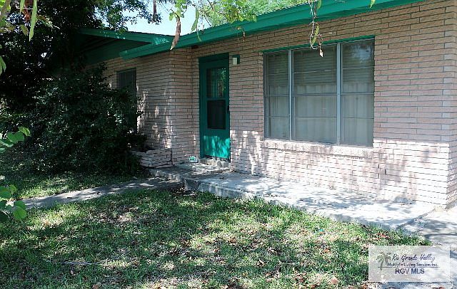 1st image of 65 Carlton Dr