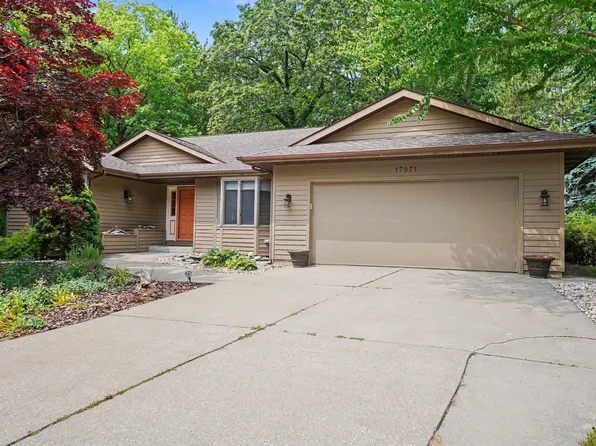 17871 N Fruitport Rd, Spring Lake, MI 49456