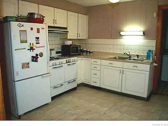 2nd image of 118 Crowley Ave