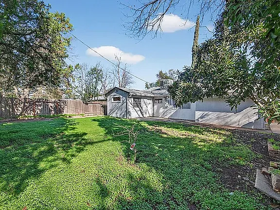 3308 Windsor Dr — Photo 12