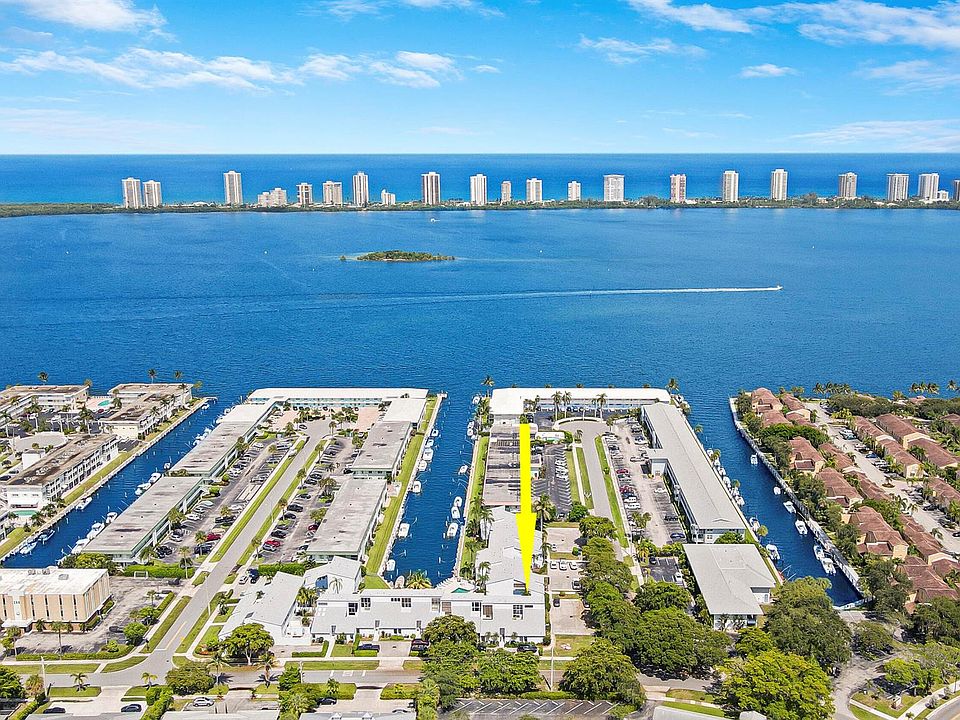 1st image of 118 Castlewood Dr APT 129