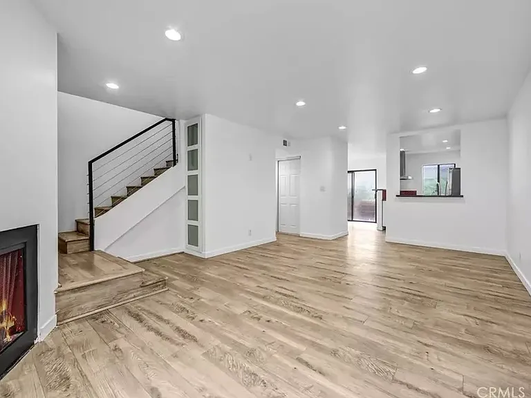 219 N Isabel St #4 — Photo 26