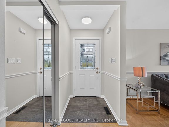5th image of 722 Balmoral Dr
