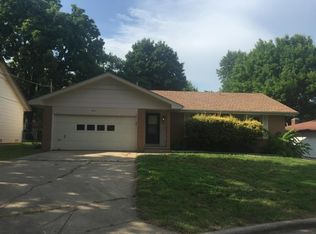 741 W Crestview St, Springfield, MO 65807