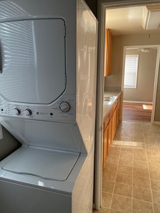 Washer Dryer In Unit in enclosed Mud Room/ Laundry Room