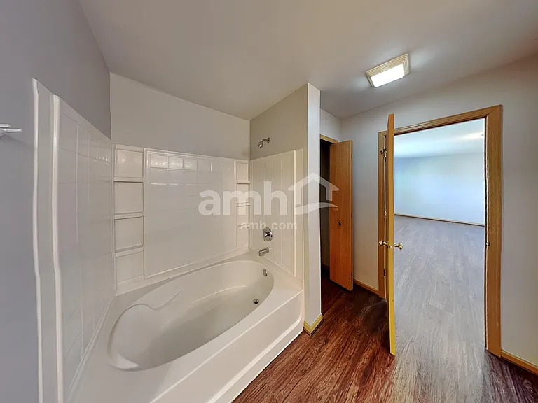 3226 Kenilworth Ln — Photo 12