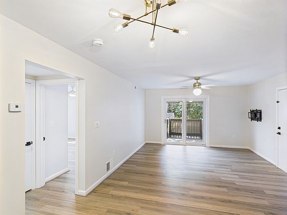 4th image of 375 Aiken Ave