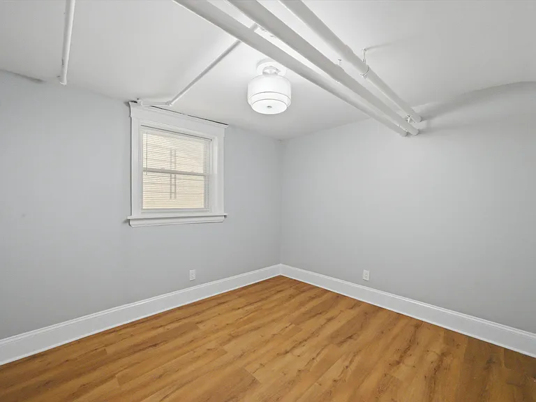 1915 W Lunt Ave #G — Photo 11
