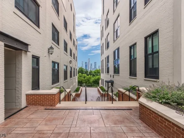 518-536 Gregory Ave A203A203, Weehawken Twp., NJ 07086