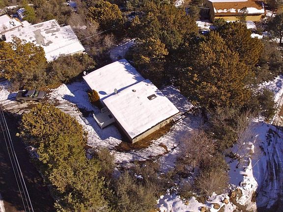 5th image of 702 E Robinson Dr