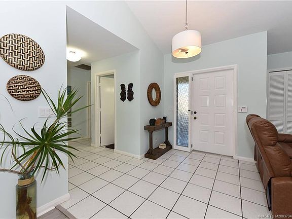 3rd image of 4705 SW Lorne Ct