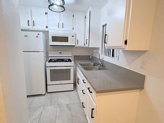 2nd image of 2345-2349 Lincoln Park Ave #2345-17