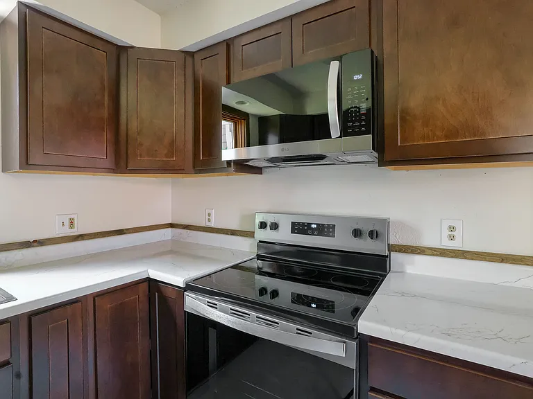937 Ames Ave #B — Photo 4