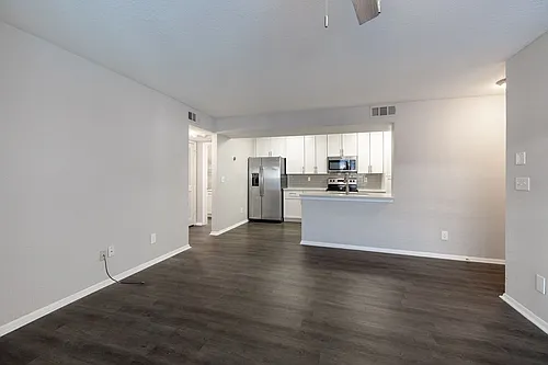 Live Easy. Live Elevated. Live 2100 Defoors. Photo 1