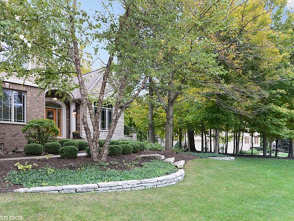 2nd image of 865 Basswood Ln