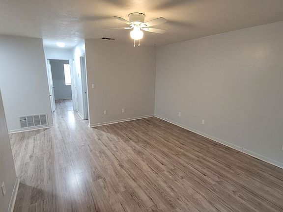 3rd image of 405 NE 42nd Pl #118-03