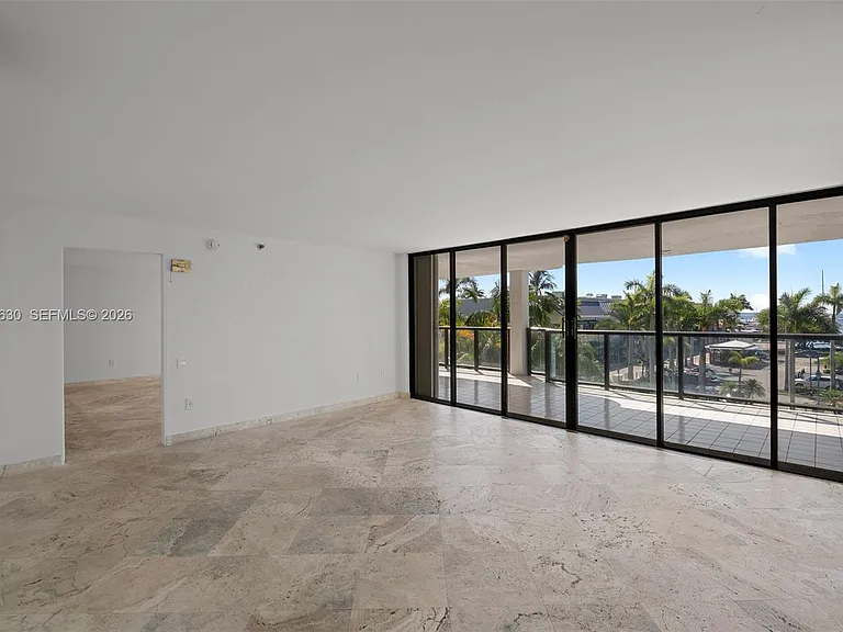 2575 S Bayshore Dr — Photo 10