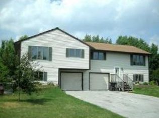 201 Nancy Ln, Pulaski, WI 54162