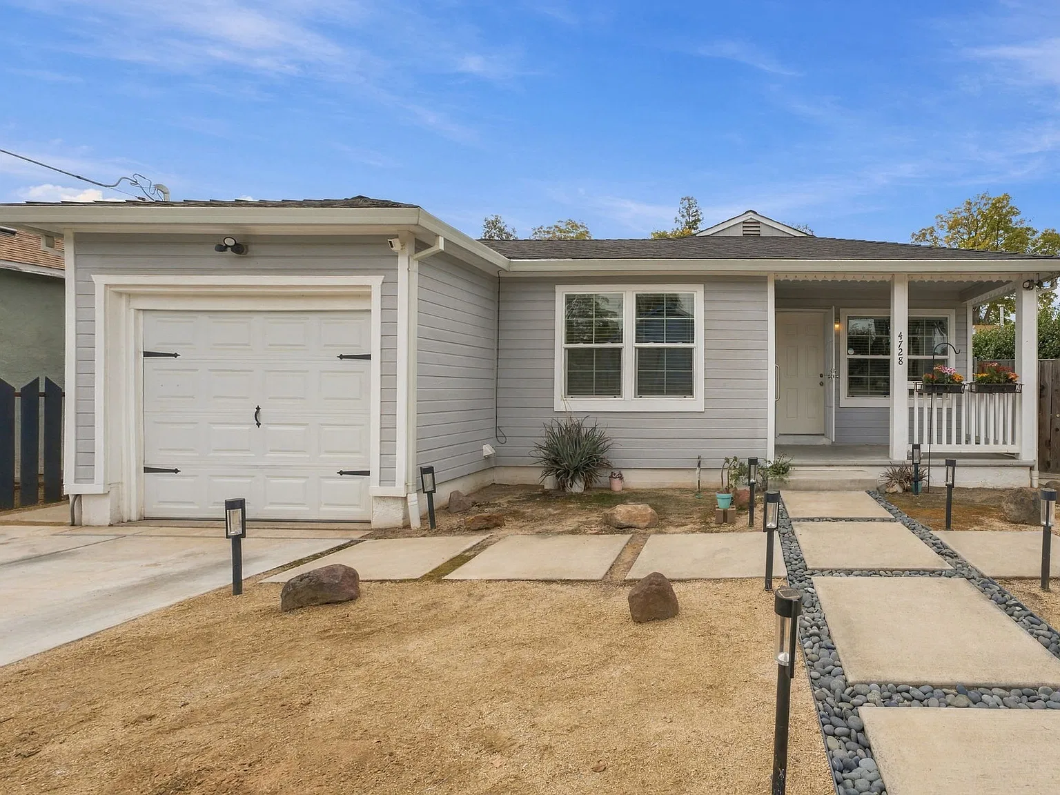 3 bed, 1000 sqft, $2,300 — Photo 1