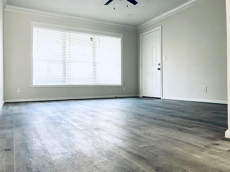 2531 Watts St #4 — Photo 5