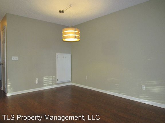 4th image of 116 Woodmere Dr #1
